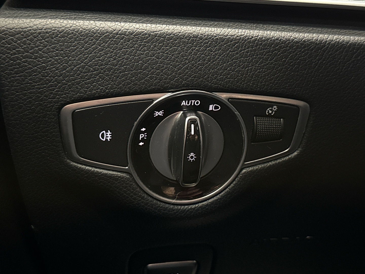 MERCEDES-BENZ E 2018