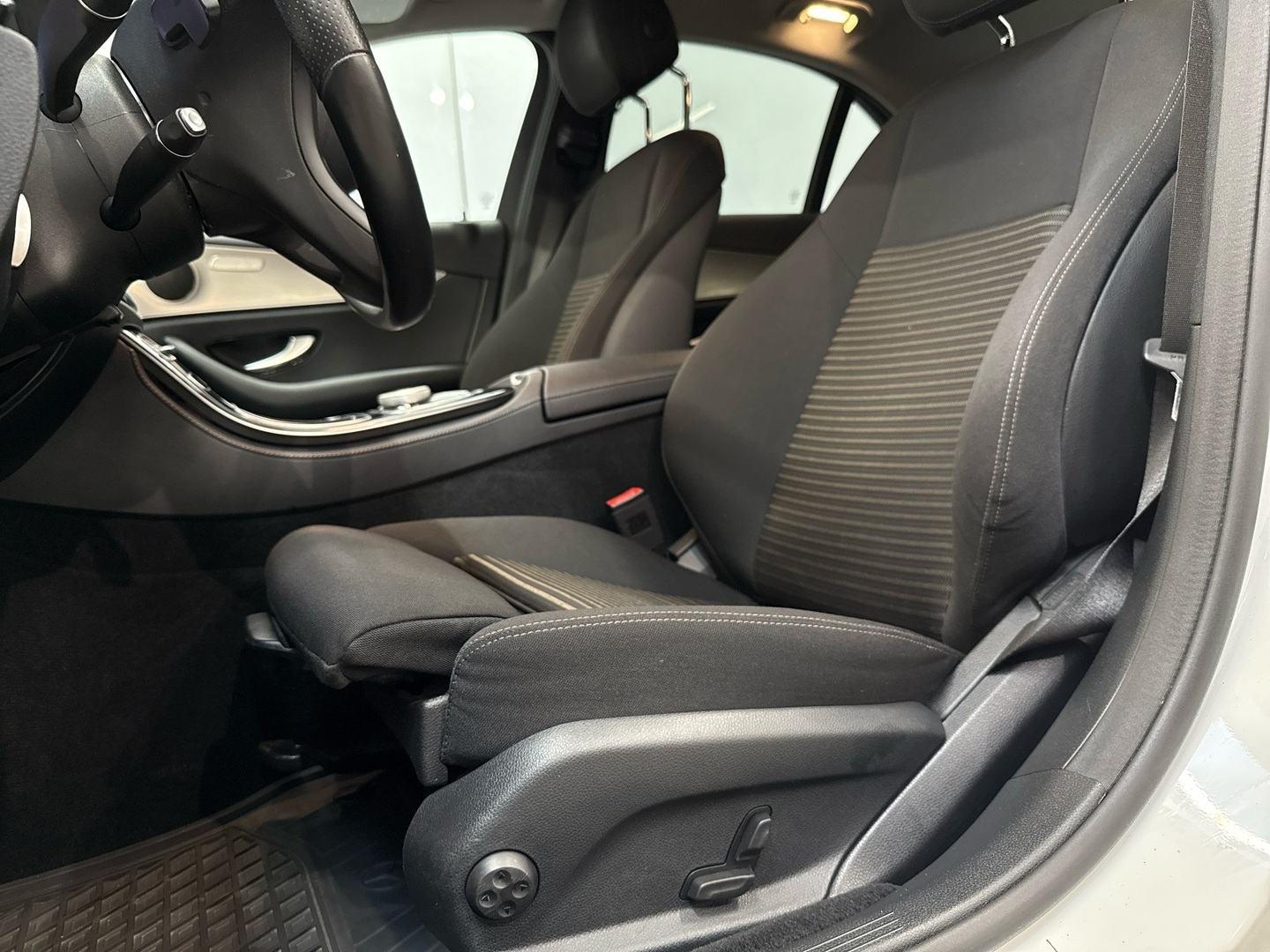 MERCEDES-BENZ E 2018