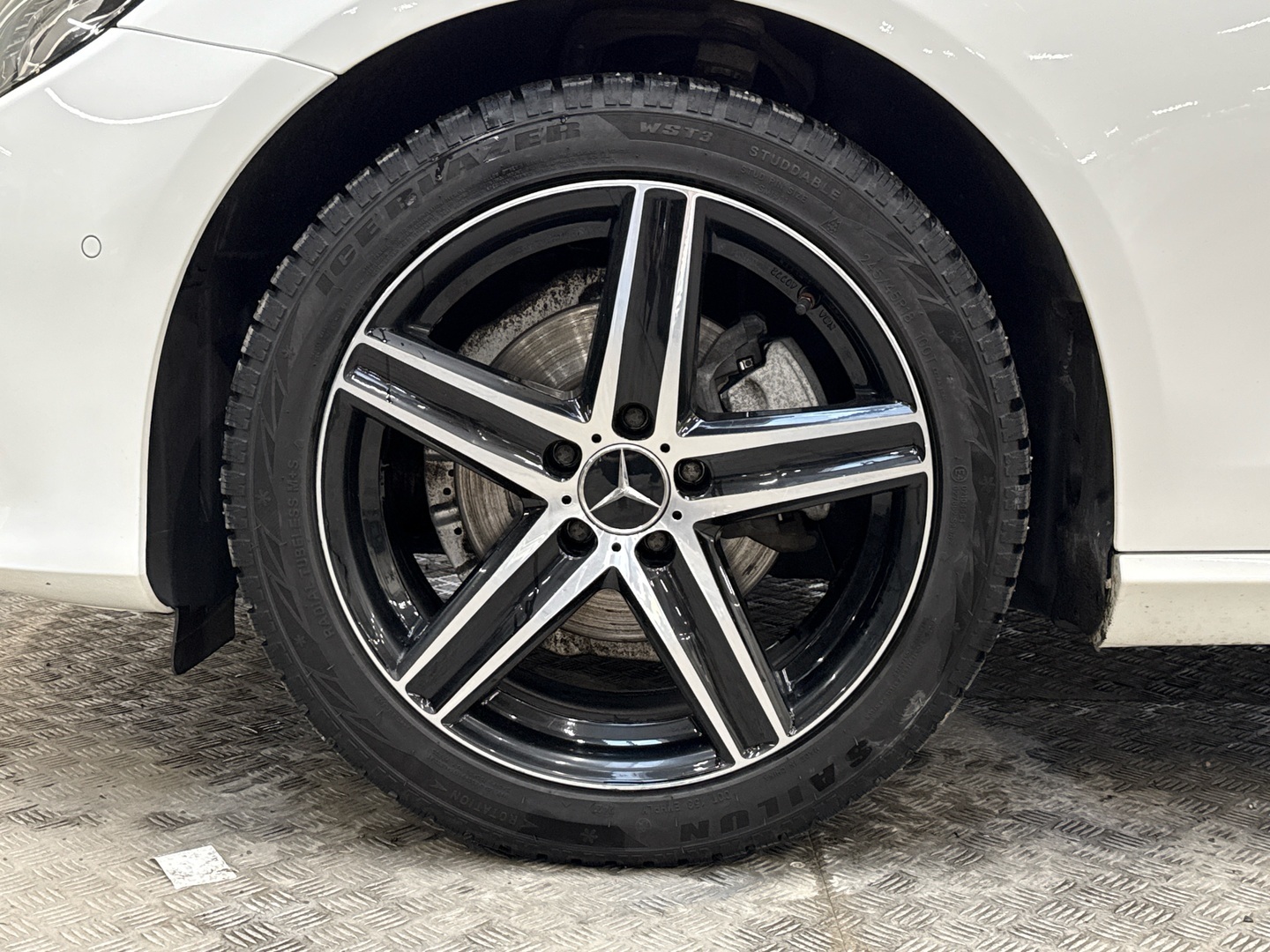 MERCEDES-BENZ E 2018