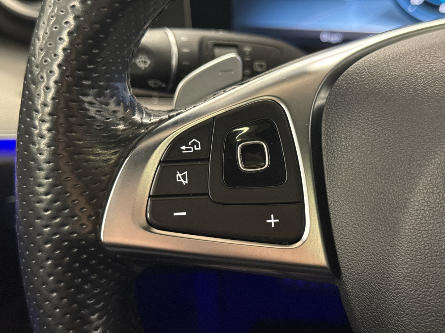 MERCEDES-BENZ E 2017