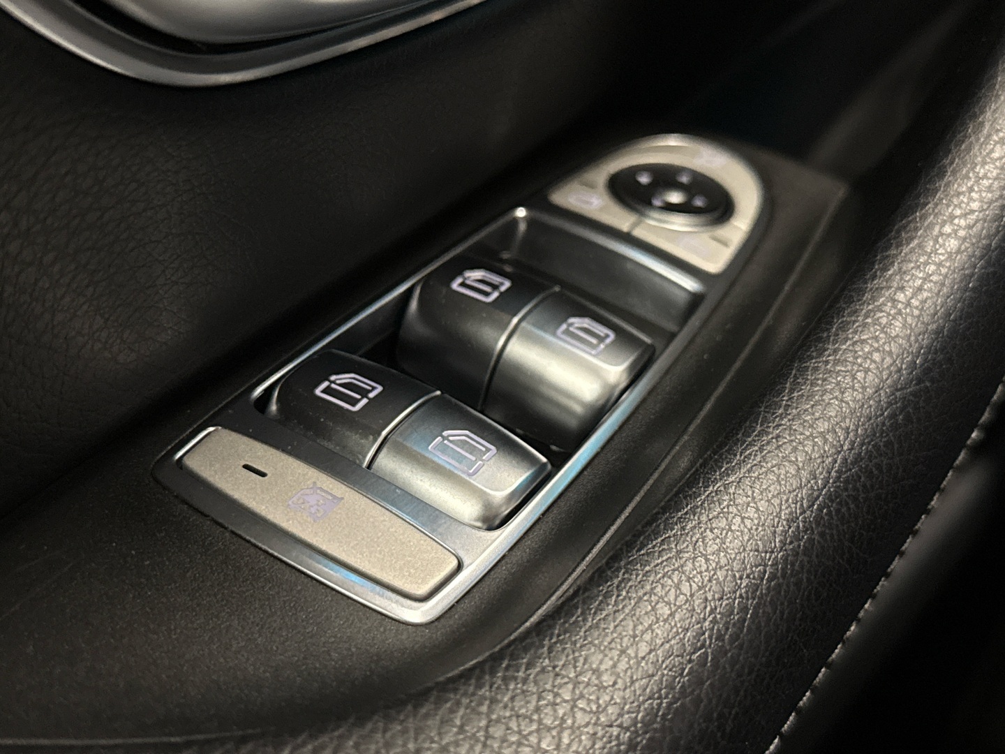 MERCEDES-BENZ E 2017