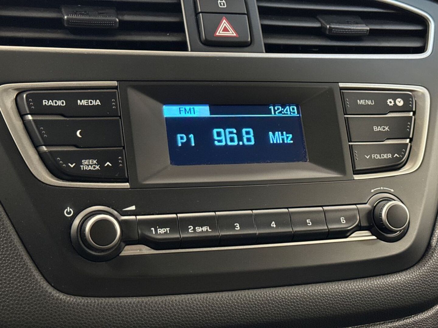 HYUNDAI i20 Hatchback 26