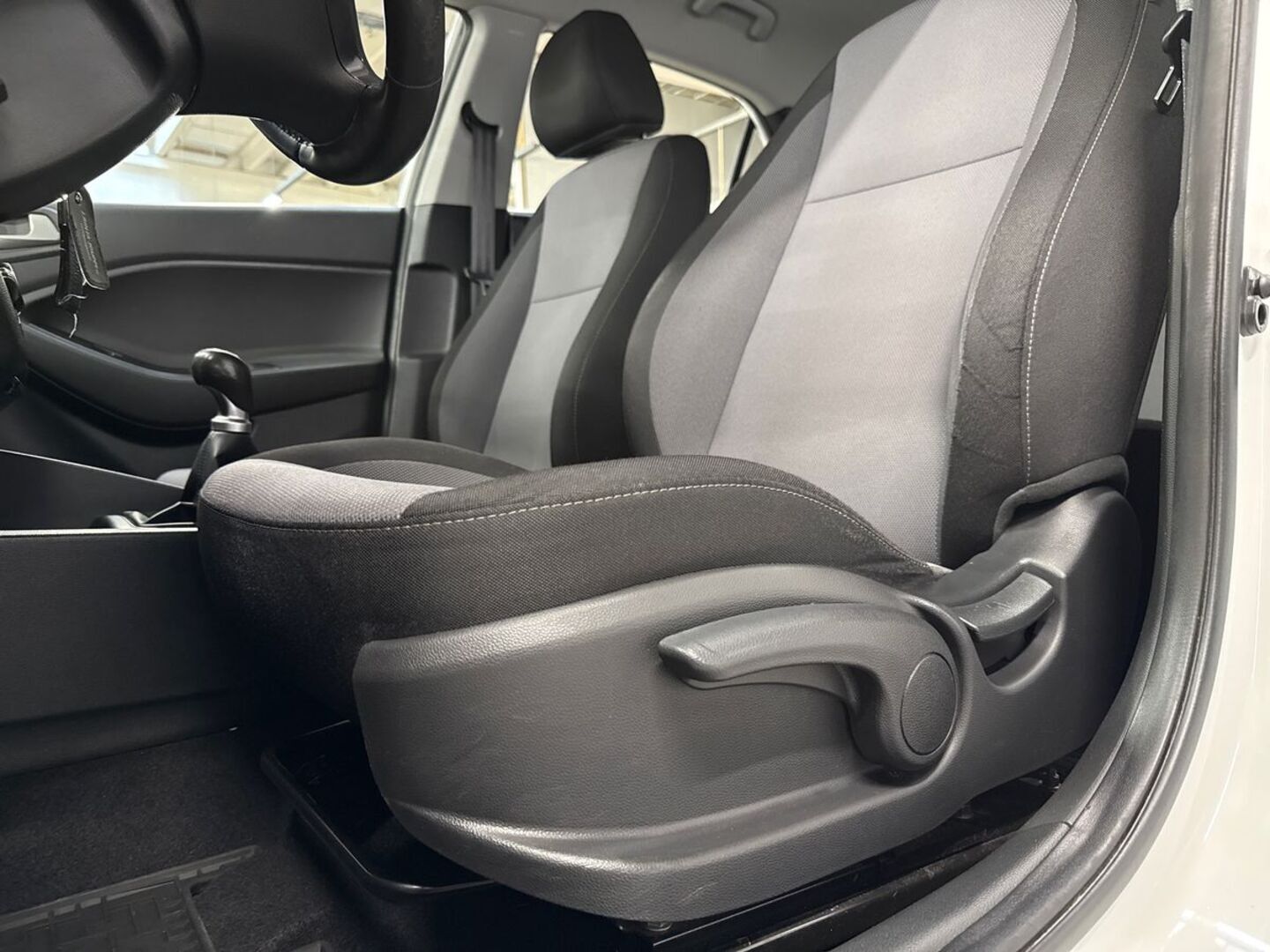 HYUNDAI i20 Hatchback 30