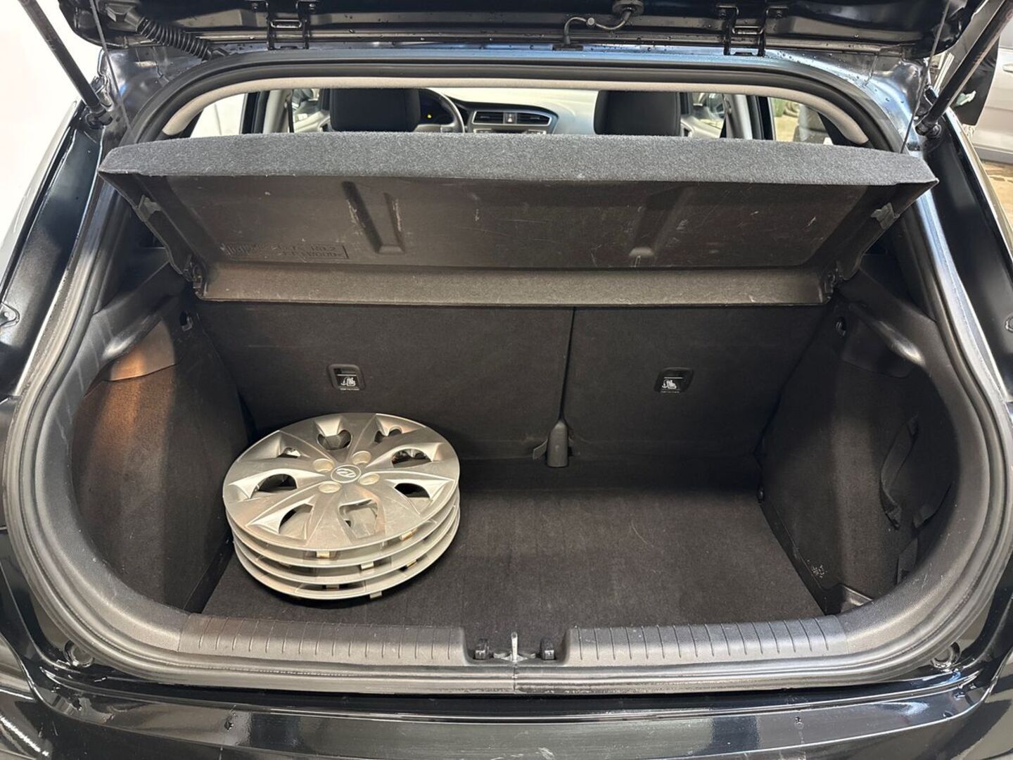 HYUNDAI i20 Hatchback 11