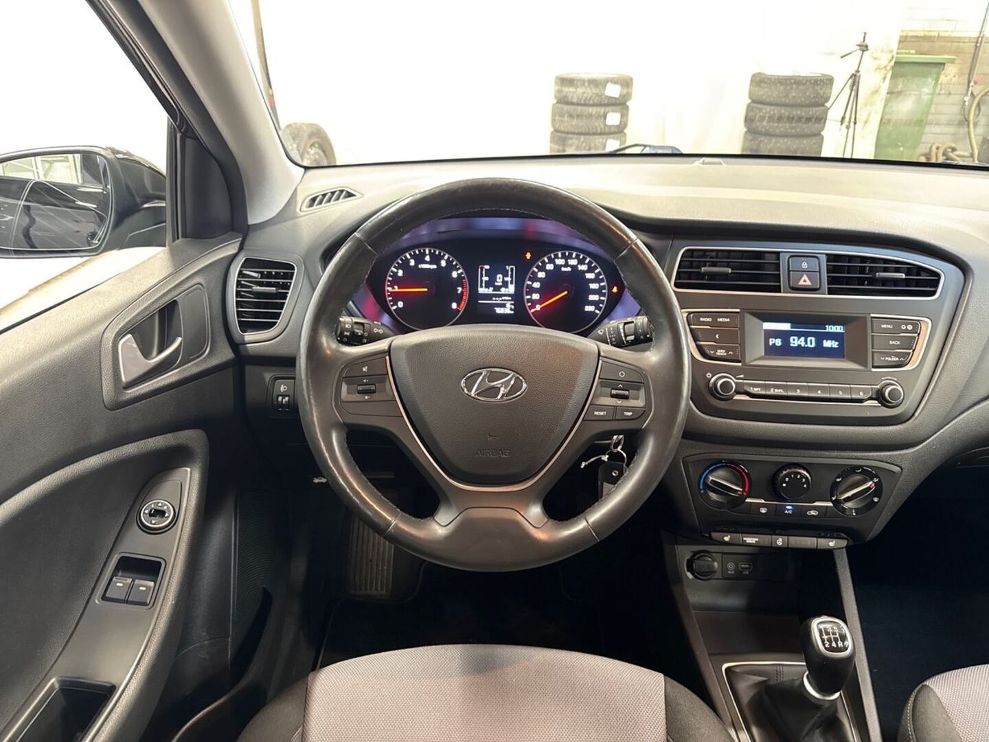 HYUNDAI i20 Hatchback 19