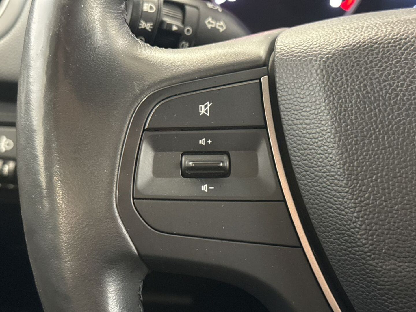 HYUNDAI i20 Hatchback 21