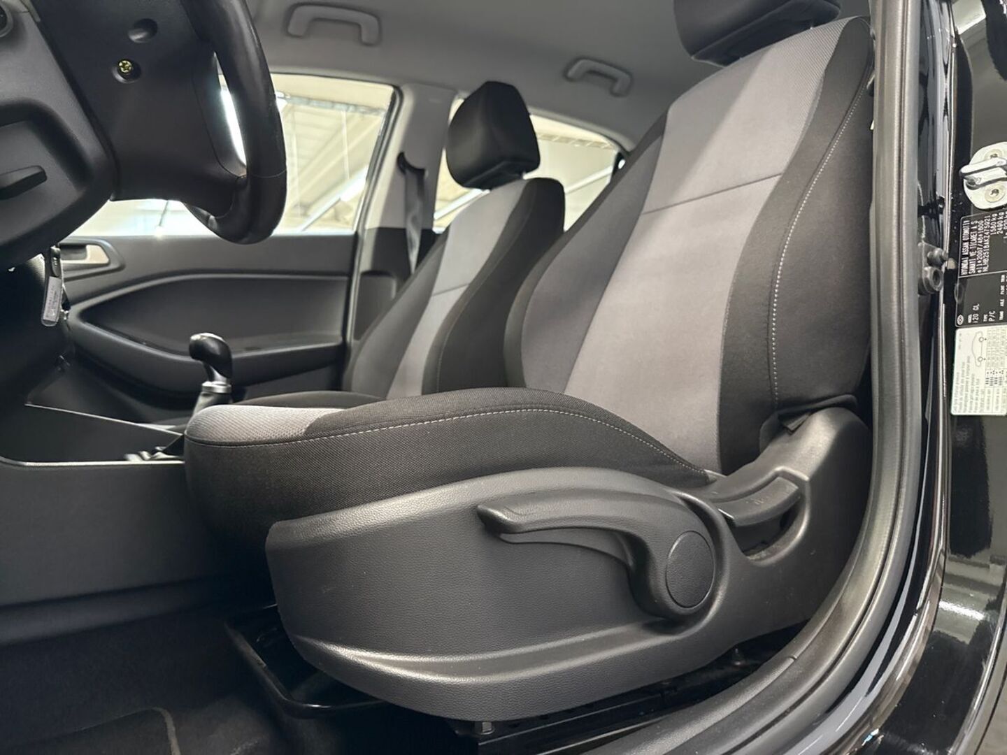 HYUNDAI i20 Hatchback 29