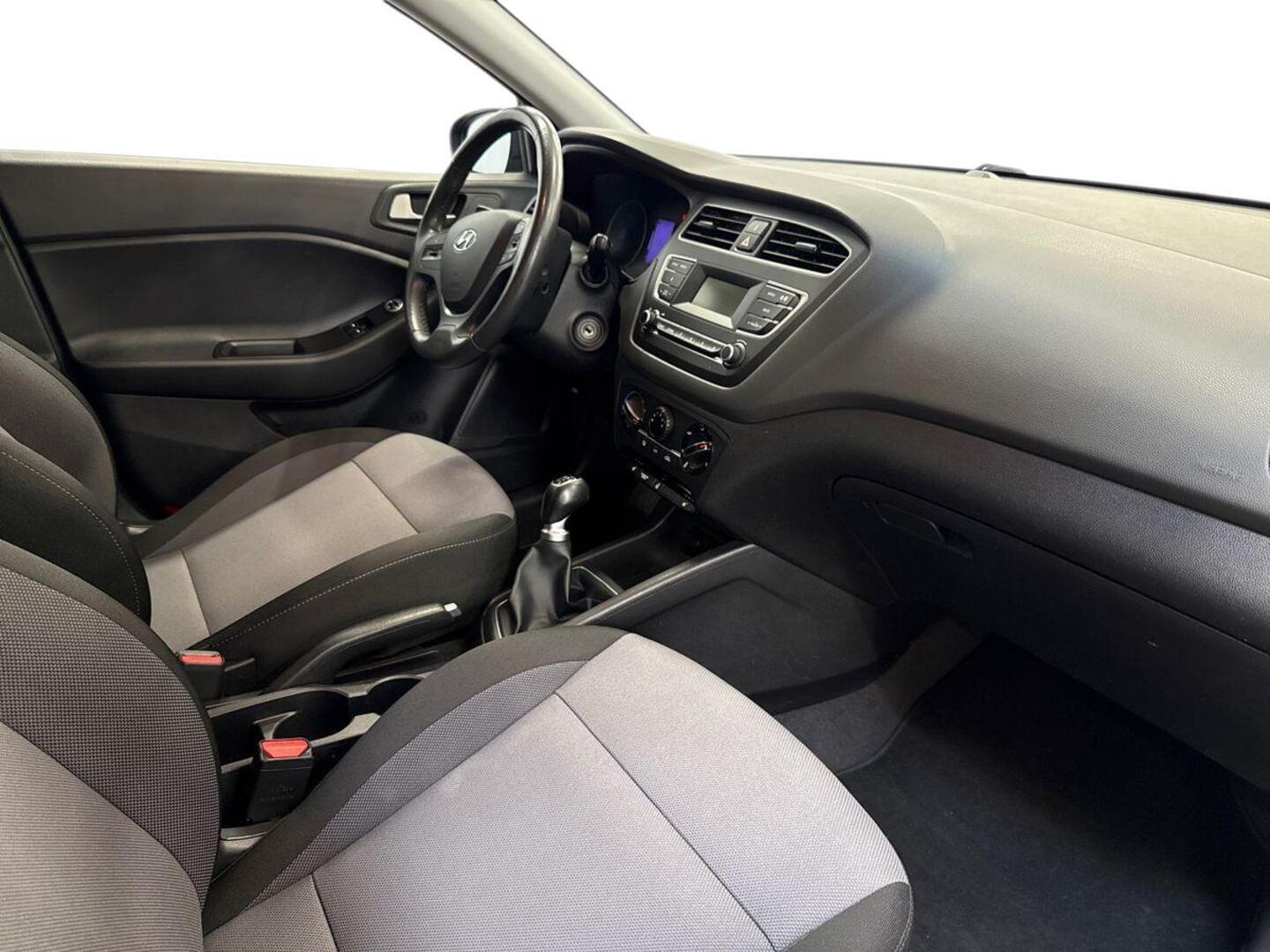 HYUNDAI i20 Hatchback 9