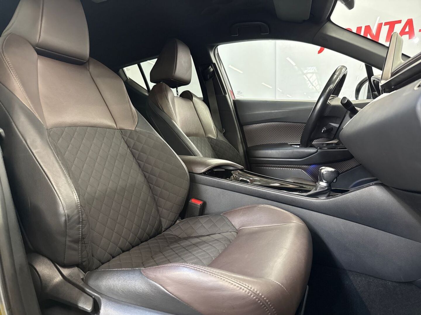 TOYOTA C-HR 2019