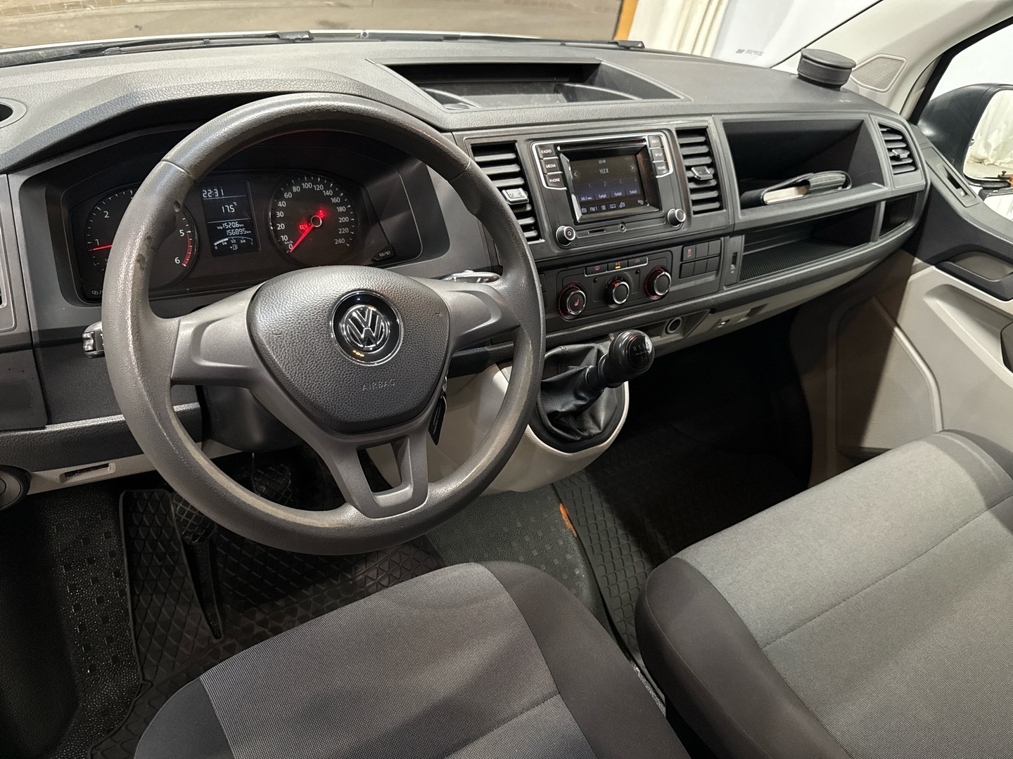 VOLKSWAGEN Transporter 2019