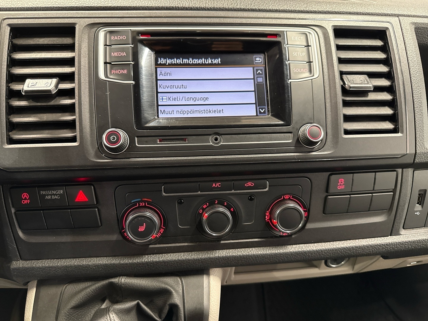 VOLKSWAGEN Transporter 2019