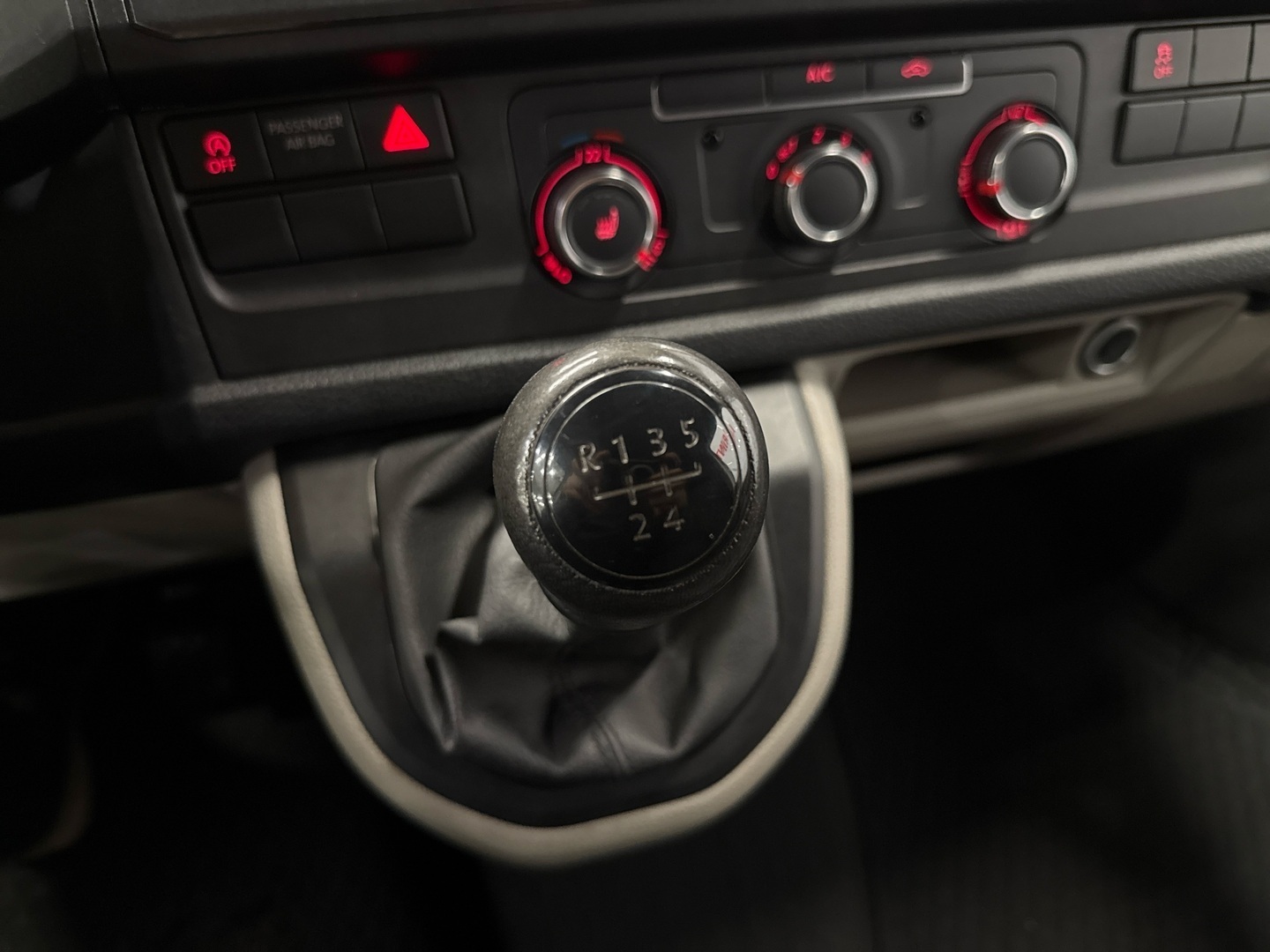 VOLKSWAGEN Transporter 2019