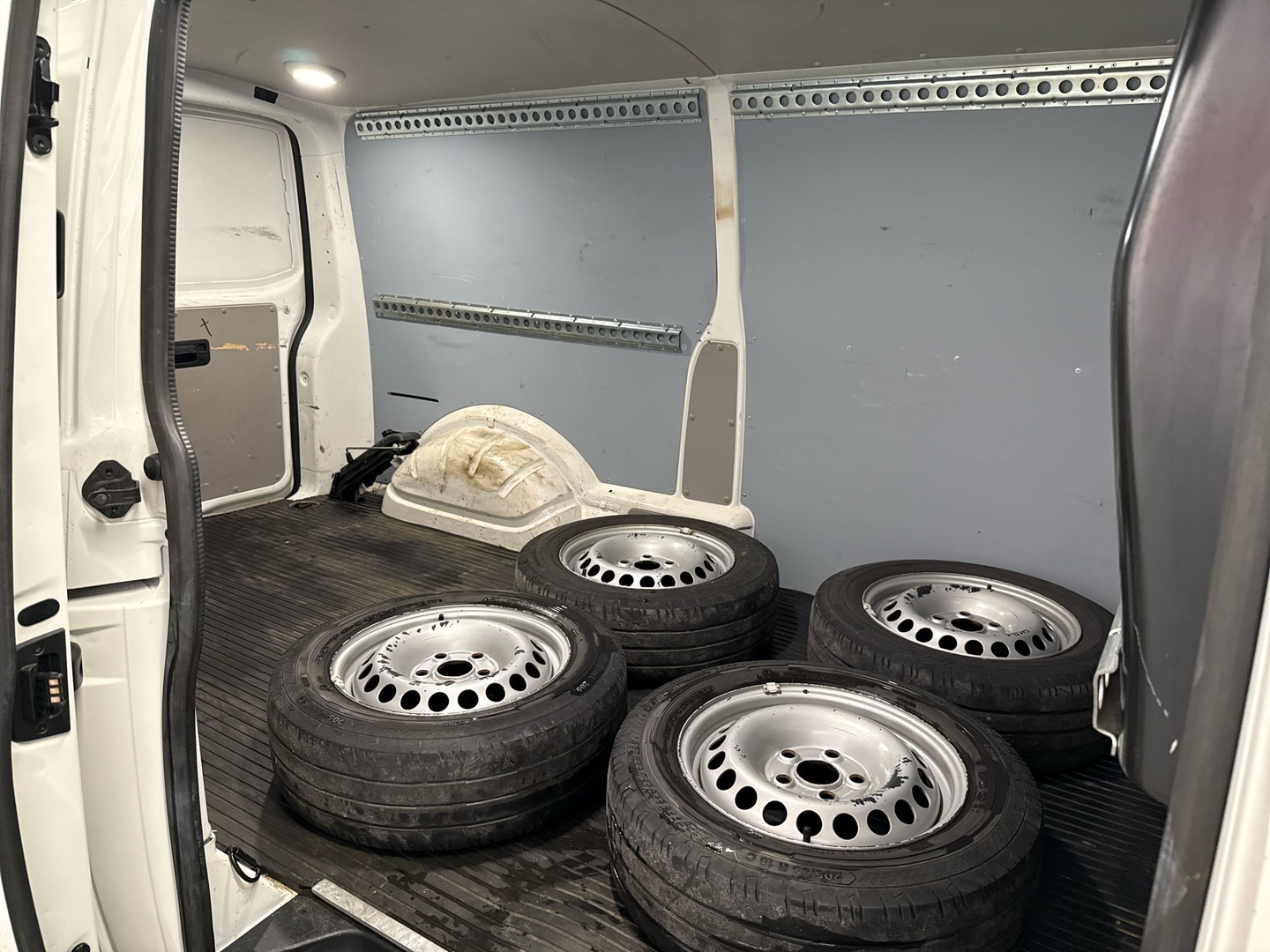 VOLKSWAGEN Transporter 2019