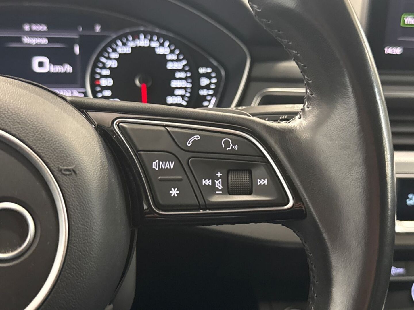 AUDI A4 2019