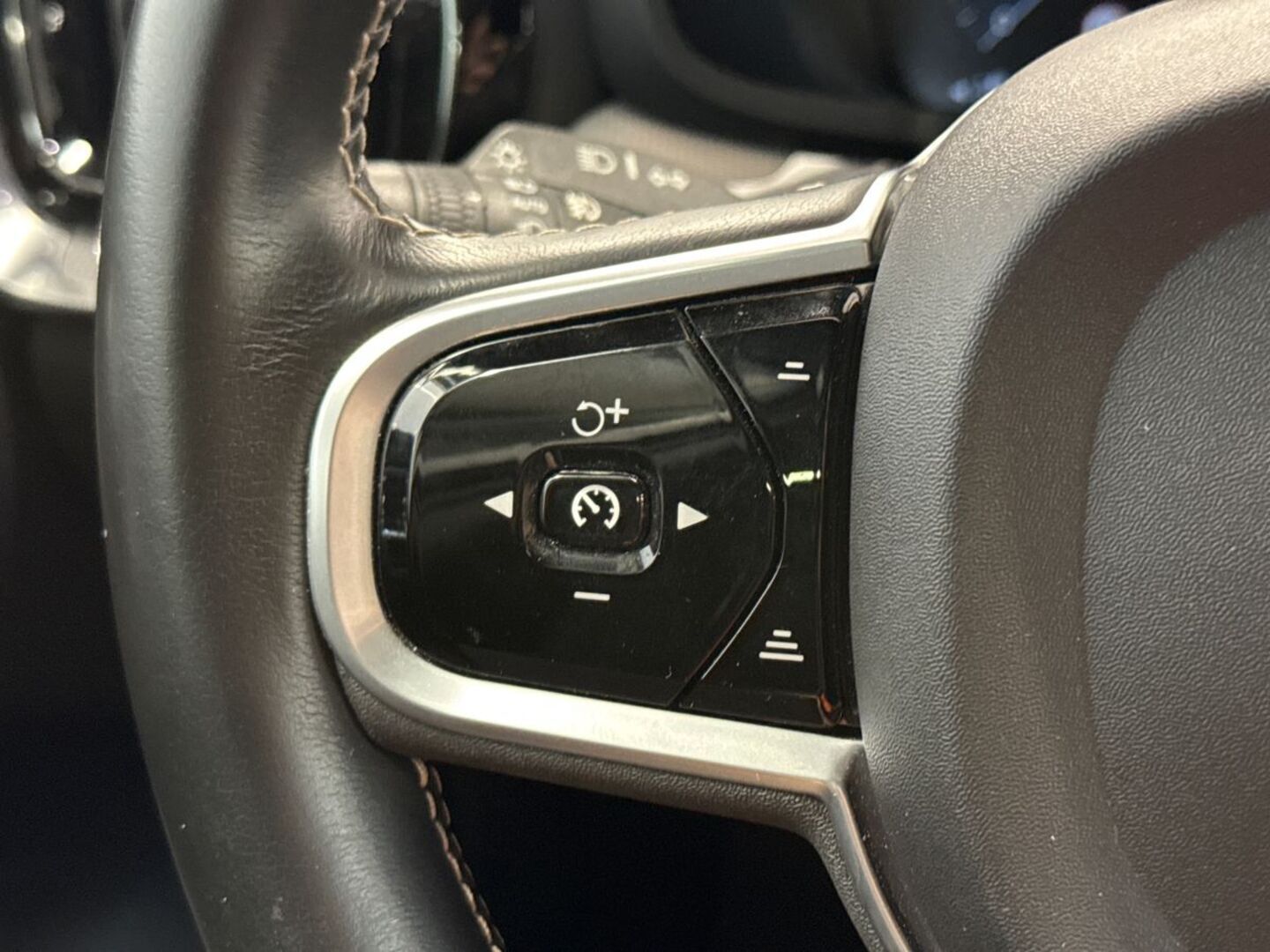 VOLVO V60 2019