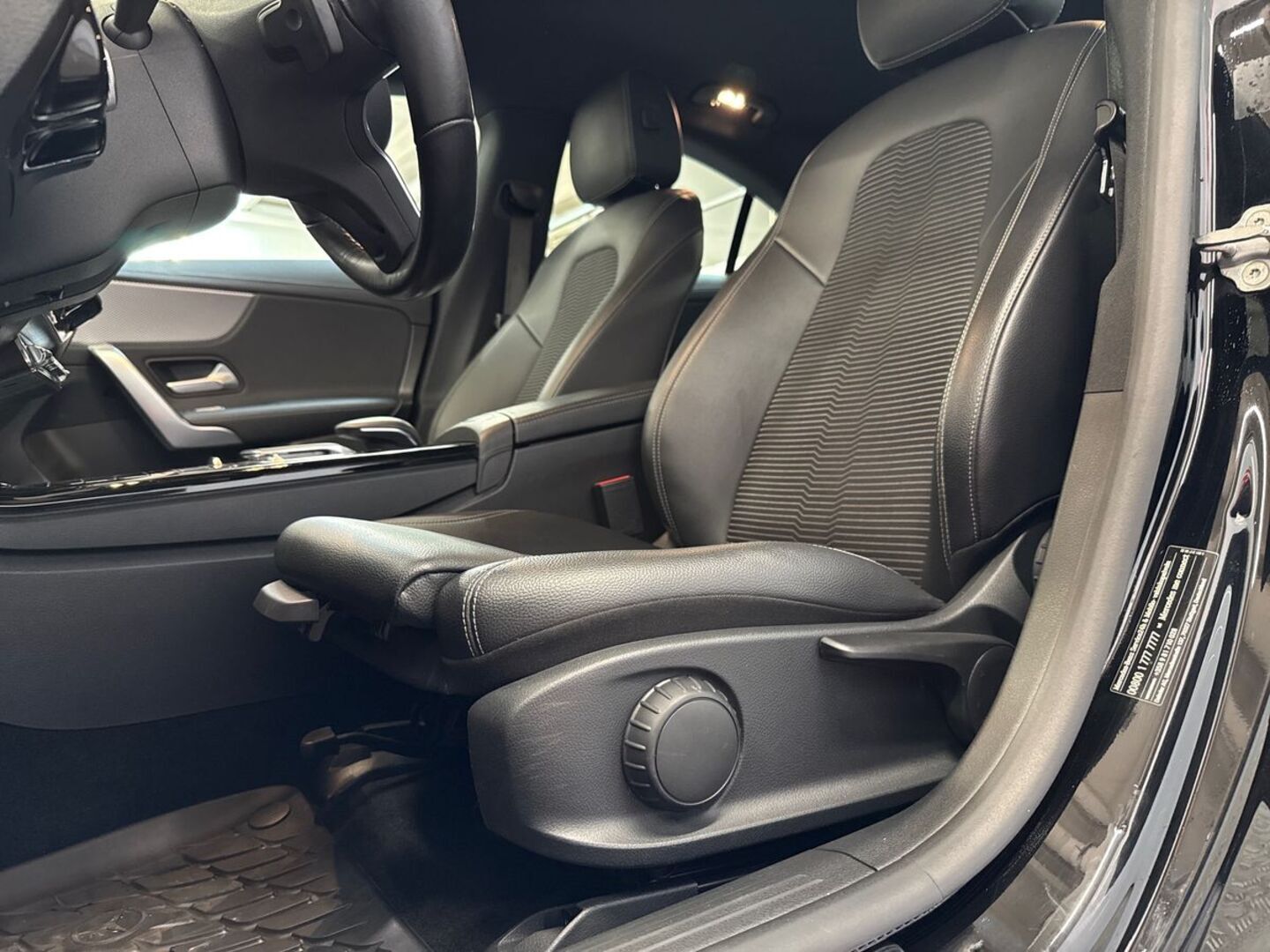 MERCEDES-BENZ CLA 2020