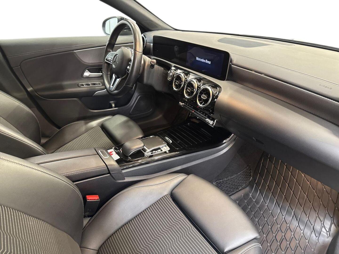 MERCEDES-BENZ CLA 2020