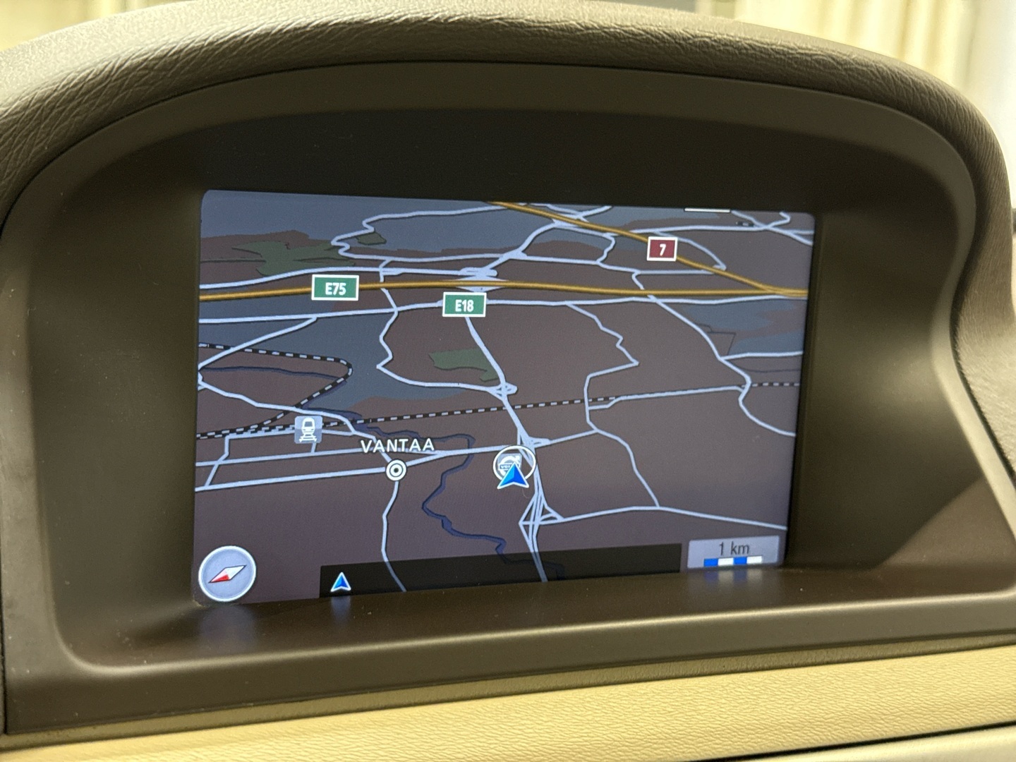 VOLVO V70 2011