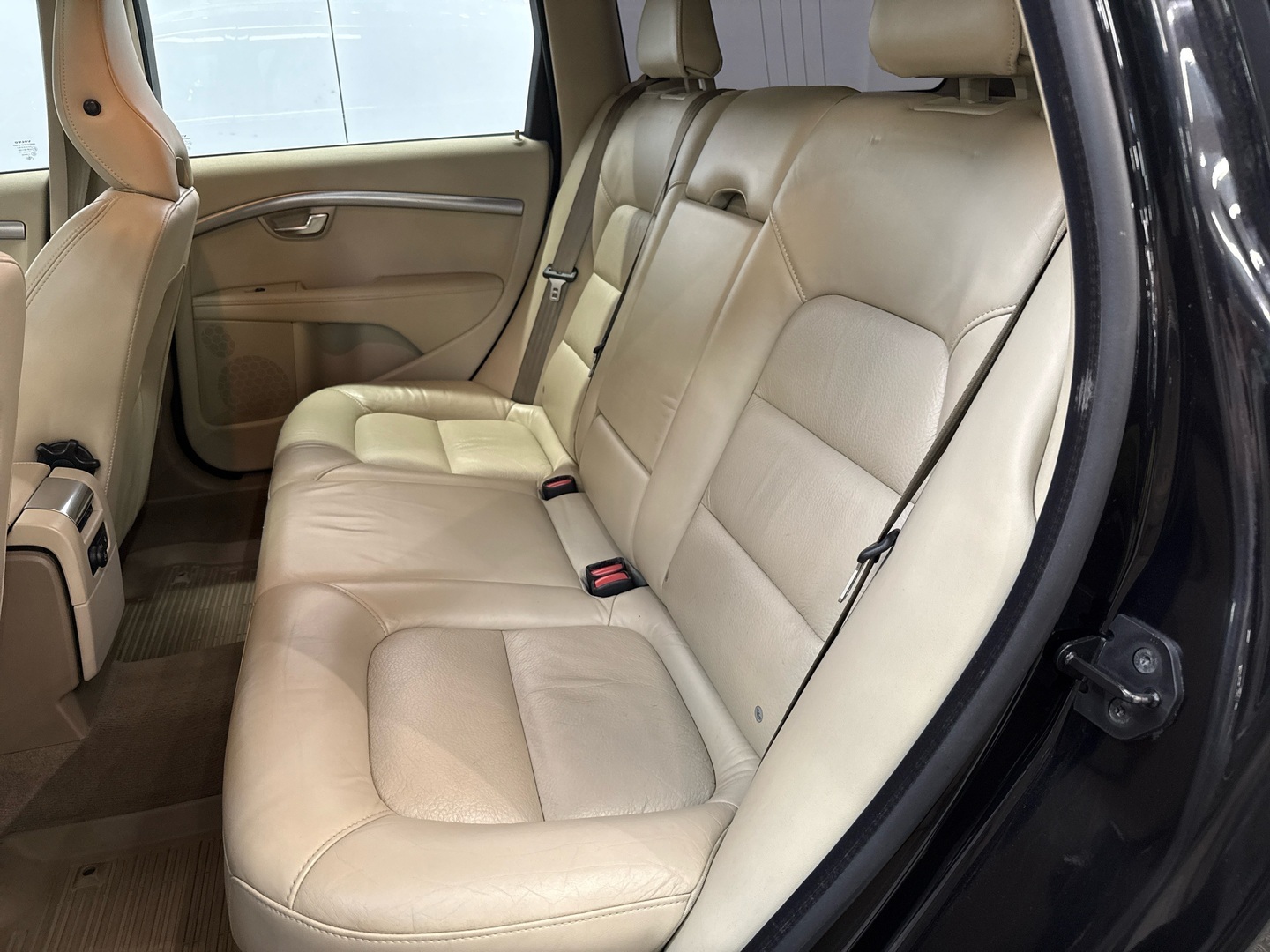 VOLVO V70 2011