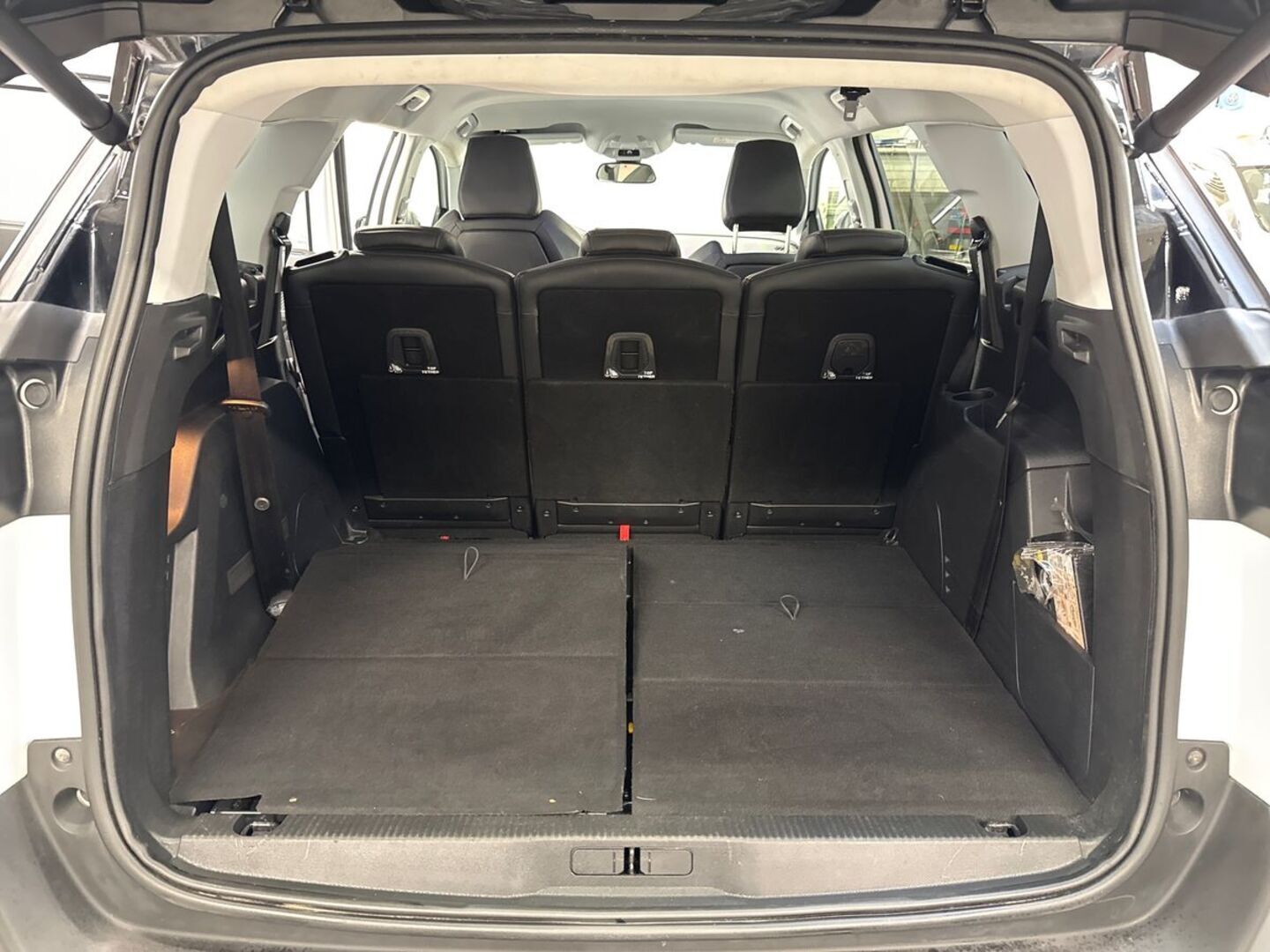 PEUGEOT 5008 2020