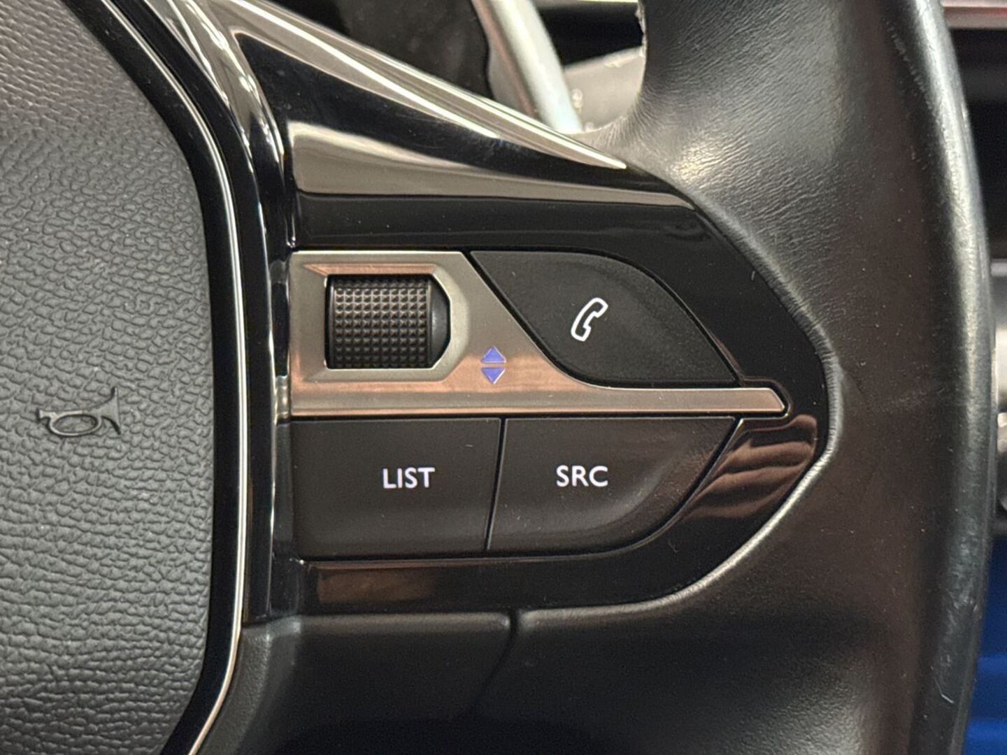 PEUGEOT 5008 2020