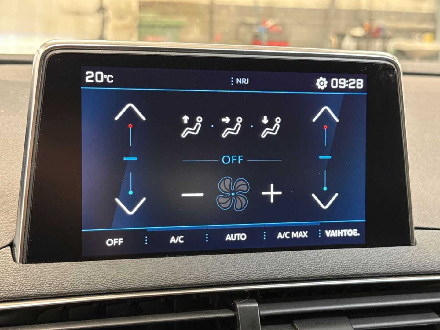PEUGEOT 5008 2020