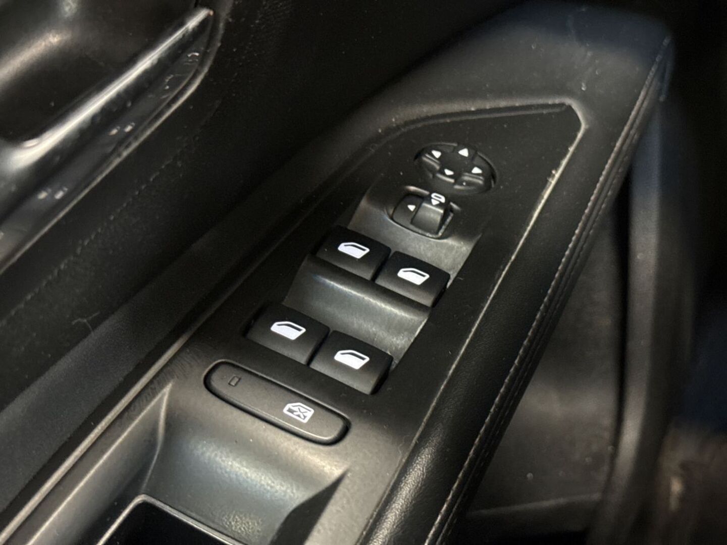 PEUGEOT 5008 2020
