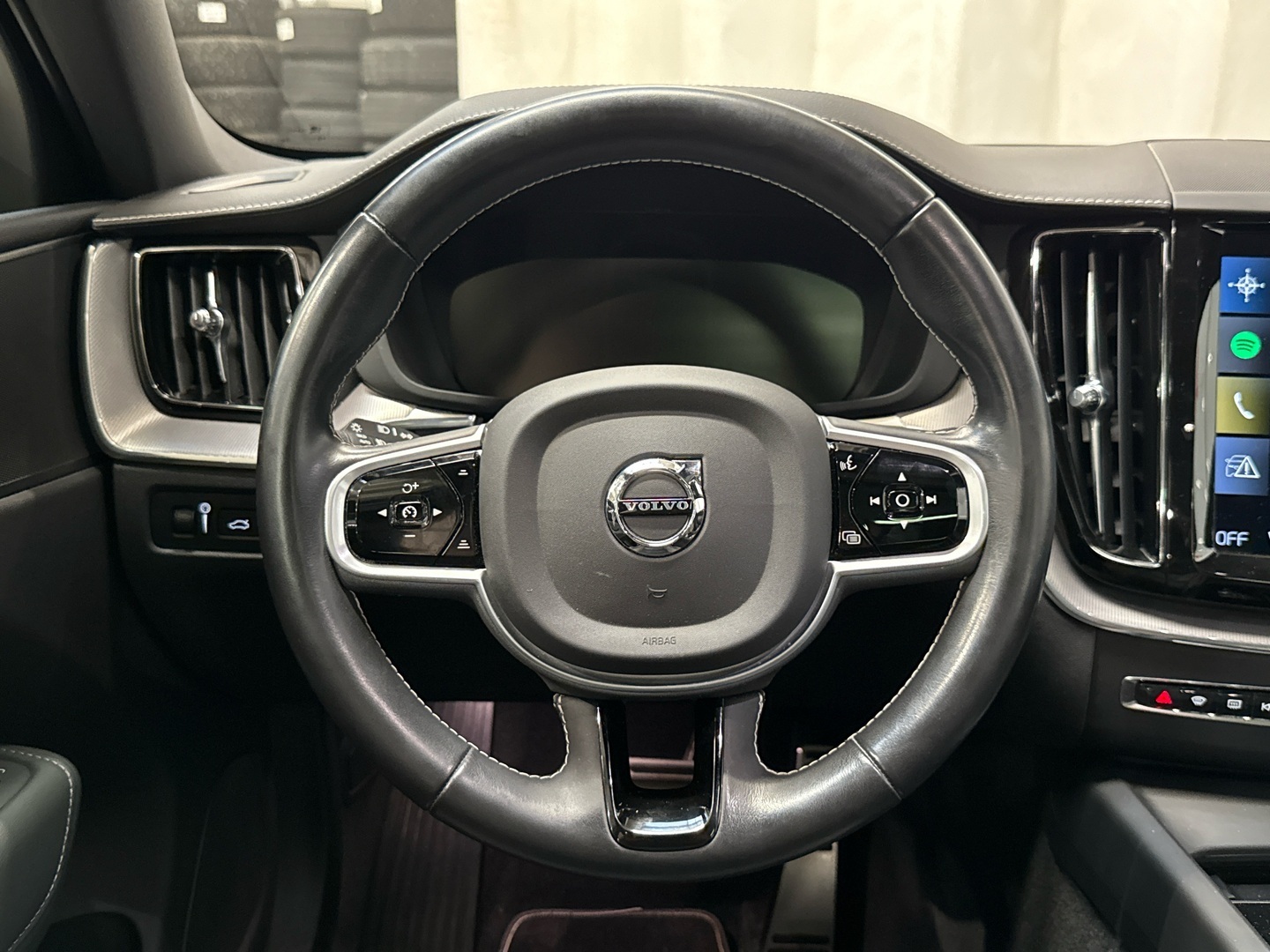 VOLVO XC60 2021
