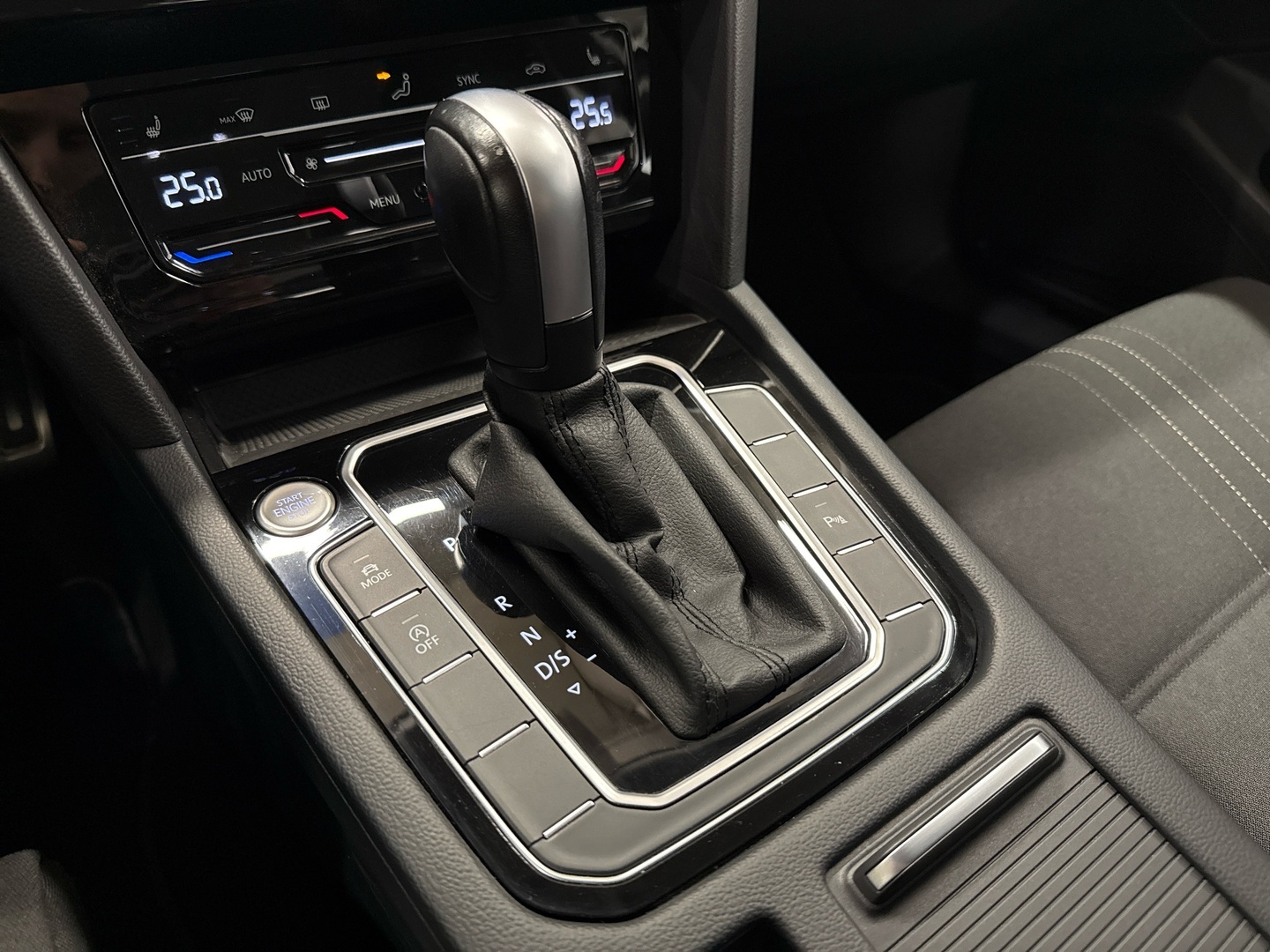 VOLKSWAGEN Passat 2022