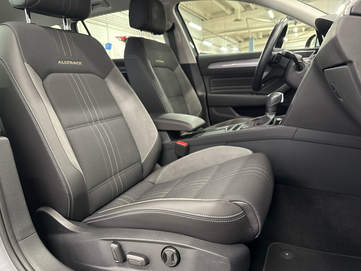 VOLKSWAGEN Passat 2022