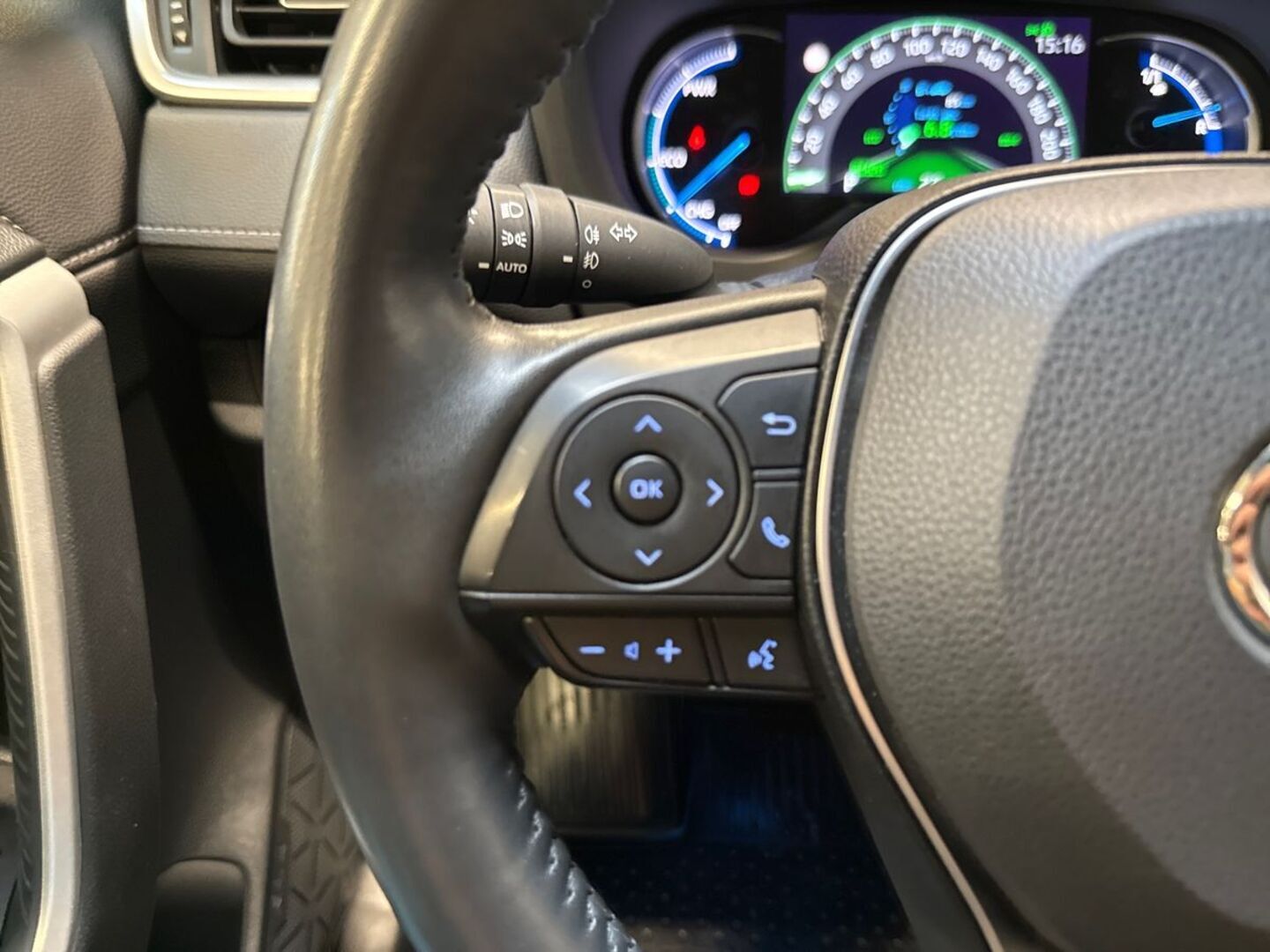 TOYOTA RAV4 17