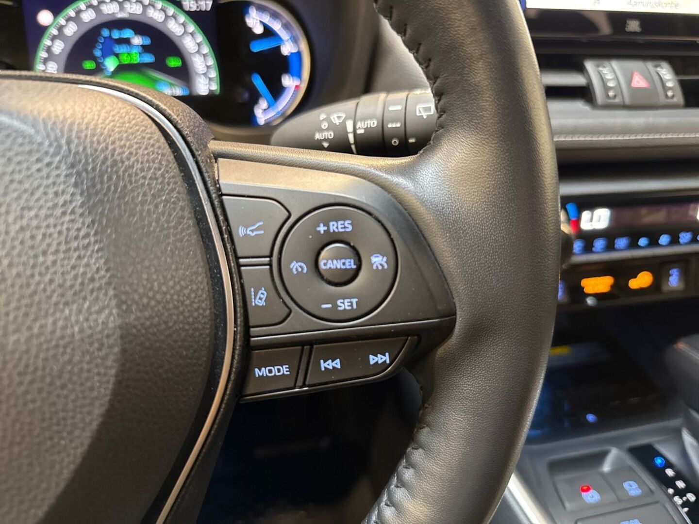 TOYOTA RAV4 18