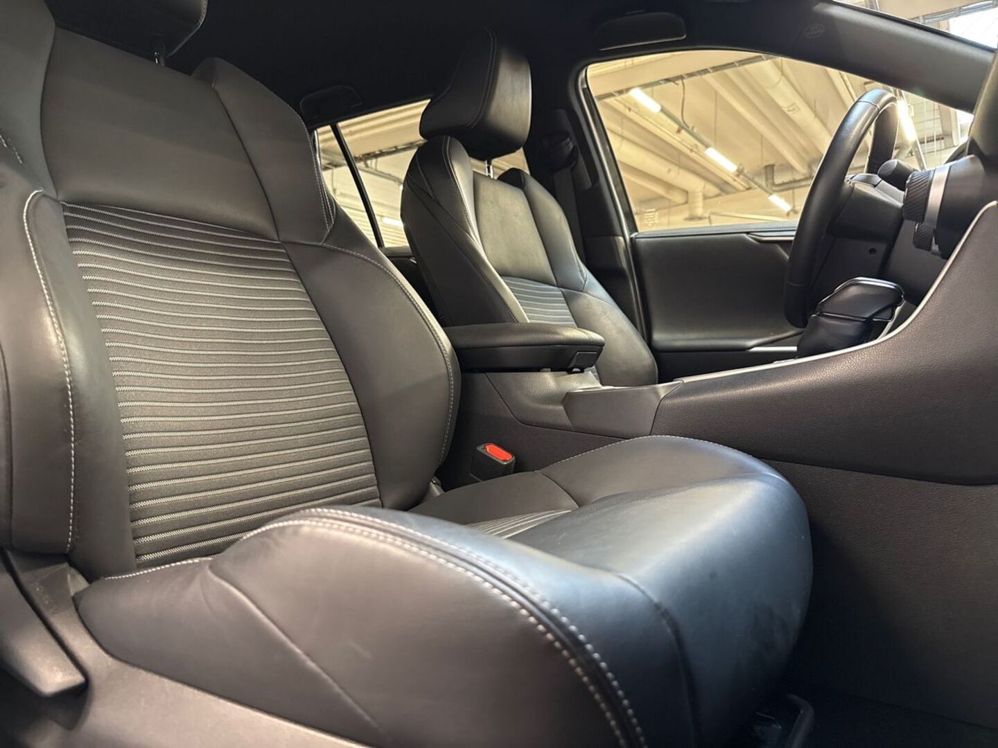 TOYOTA RAV4 30