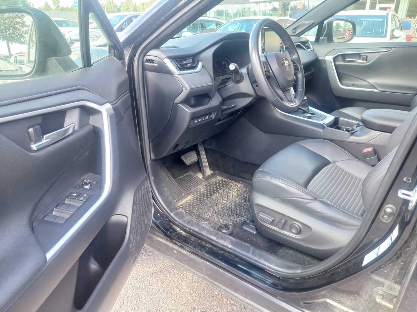 TOYOTA RAV4 2021