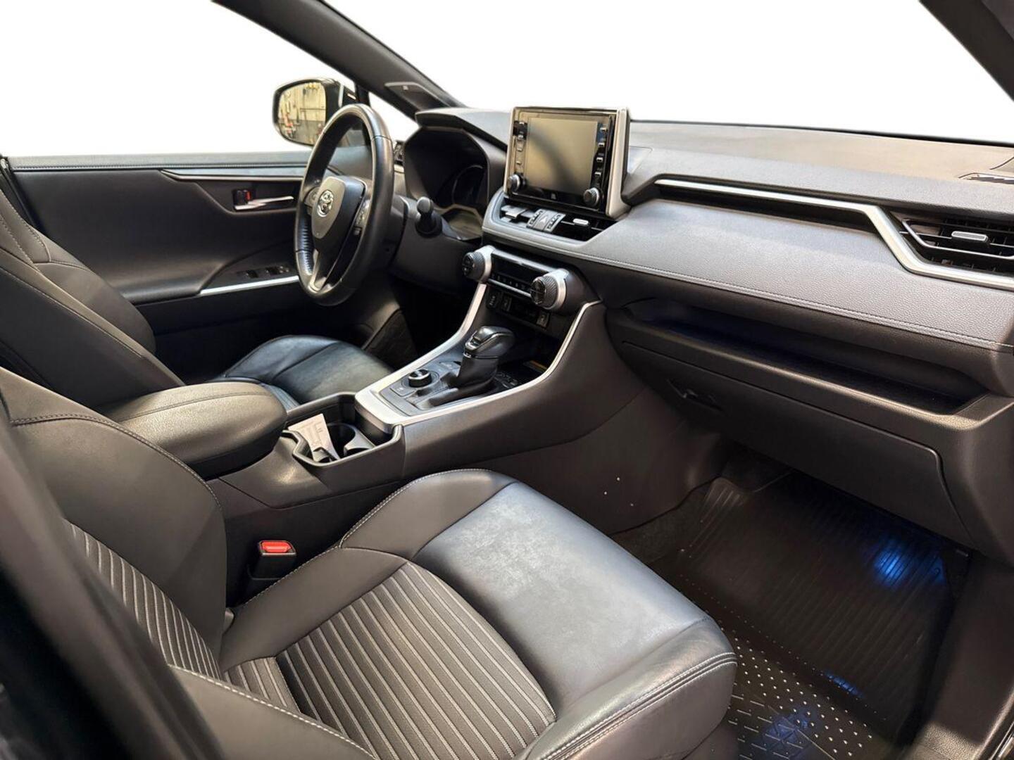 TOYOTA RAV4 9