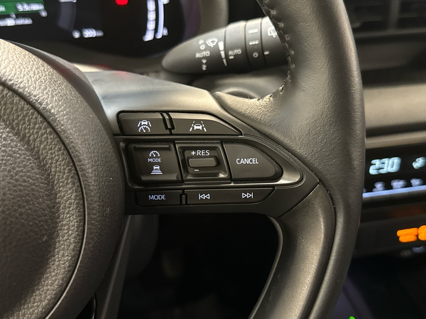 TOYOTA Yaris 2024