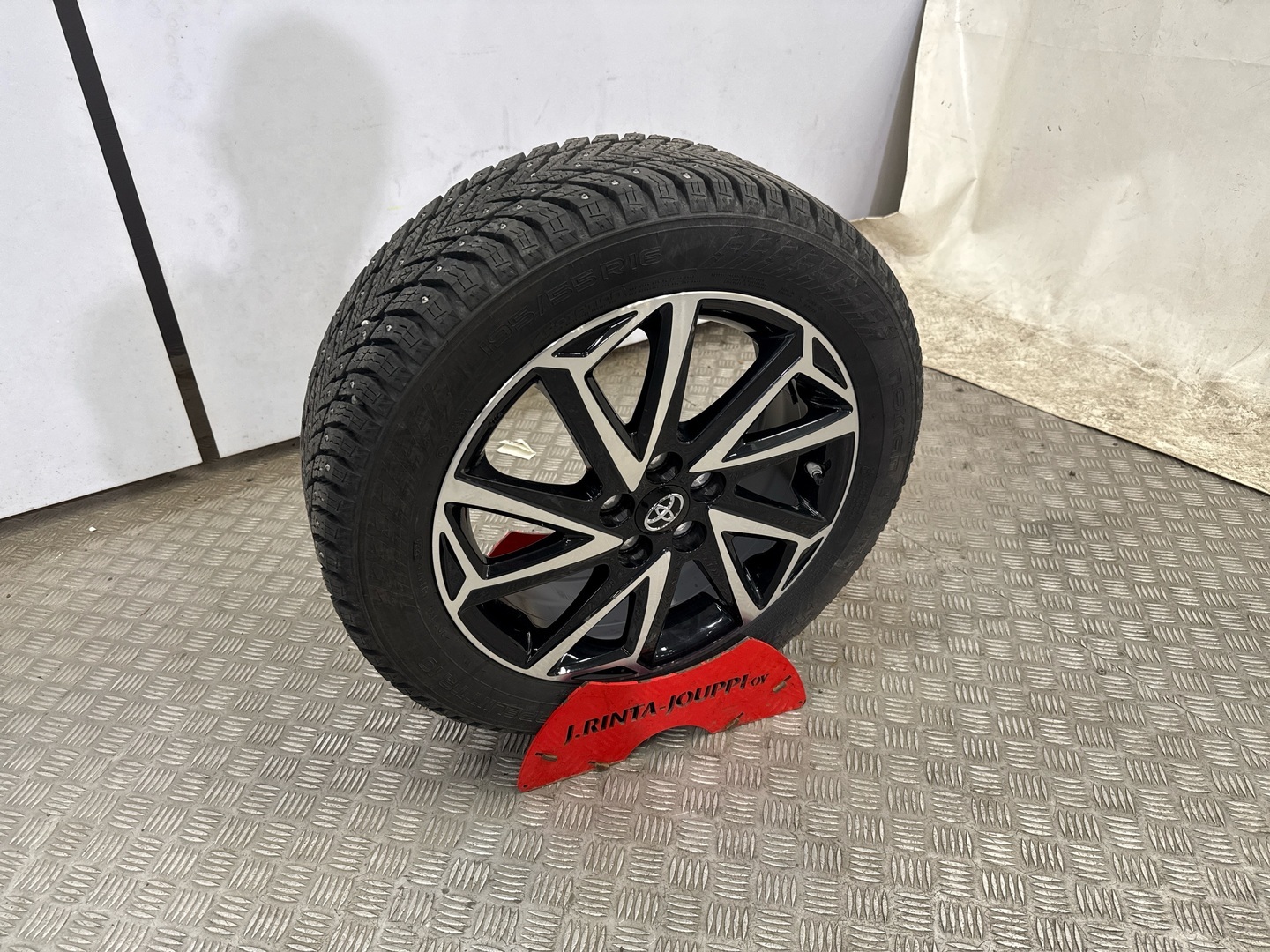 TOYOTA Yaris 2024