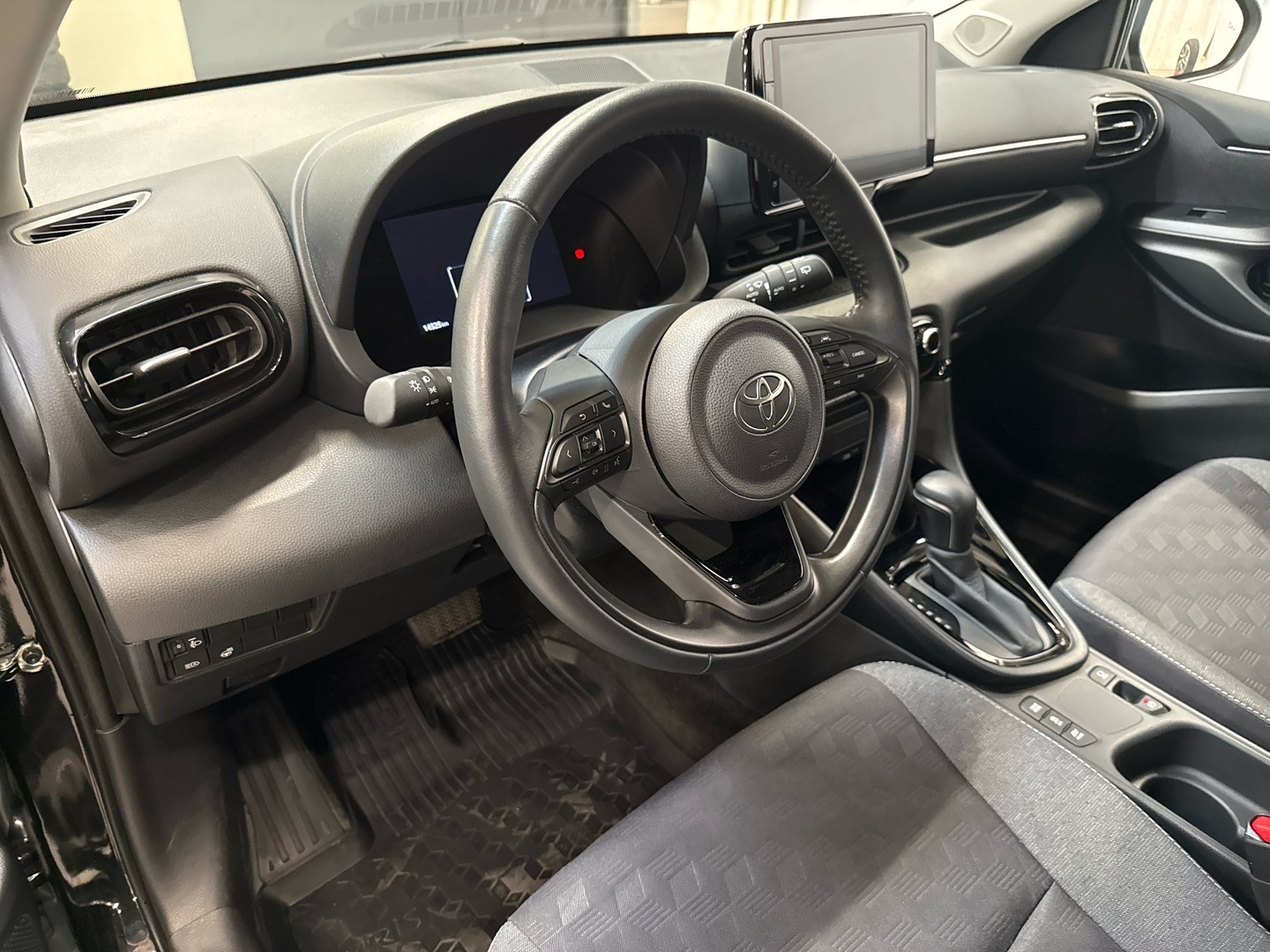 TOYOTA Yaris 2024