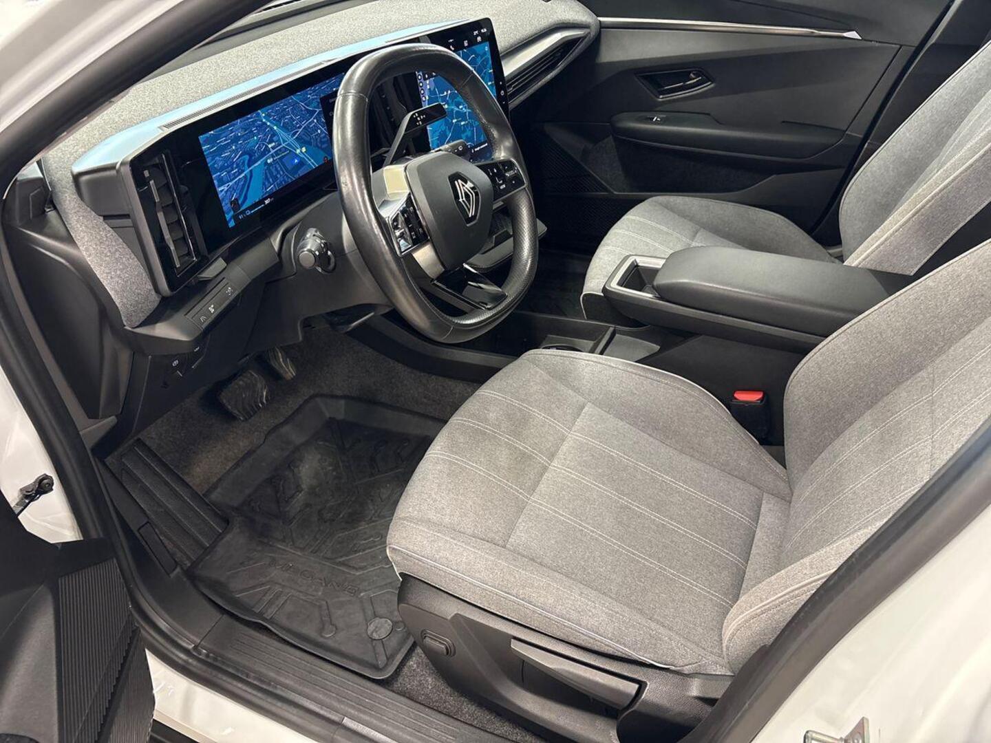 RENAULT Megane 2023