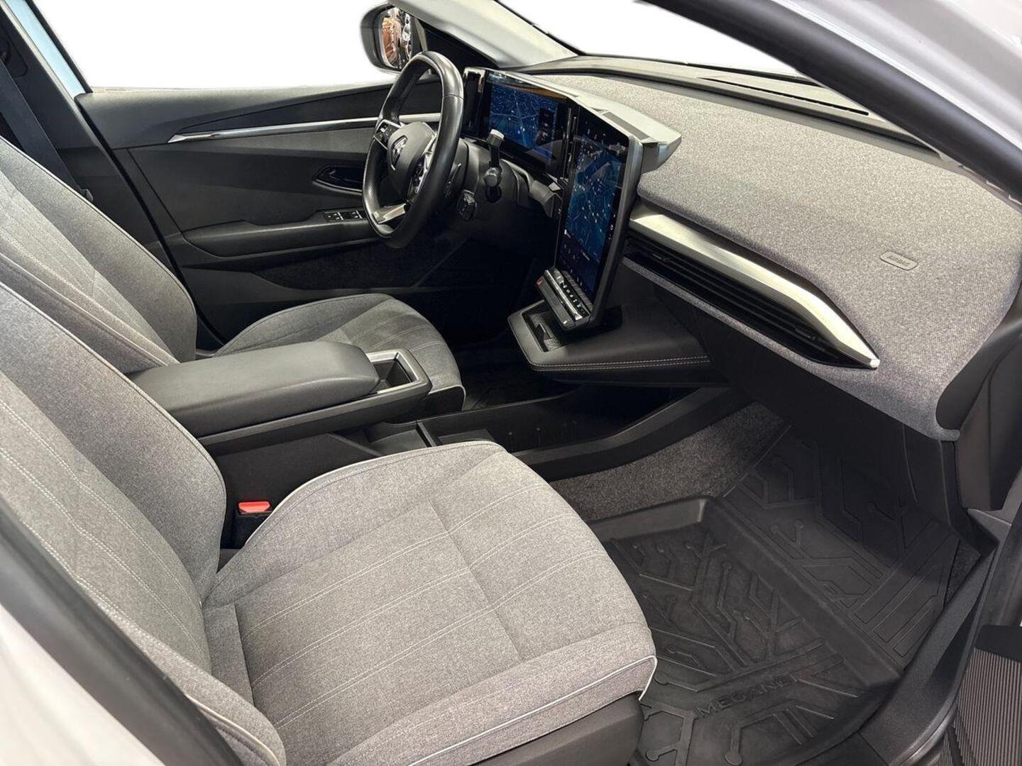 RENAULT Megane 2023