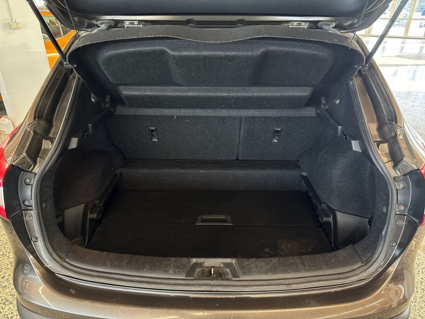 NISSAN Qashqai 2015