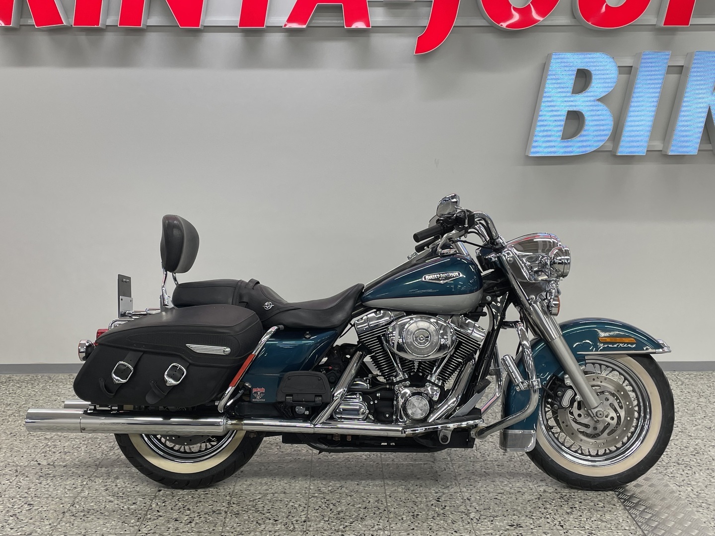 HARLEY-DAVIDSON TOURING 2004