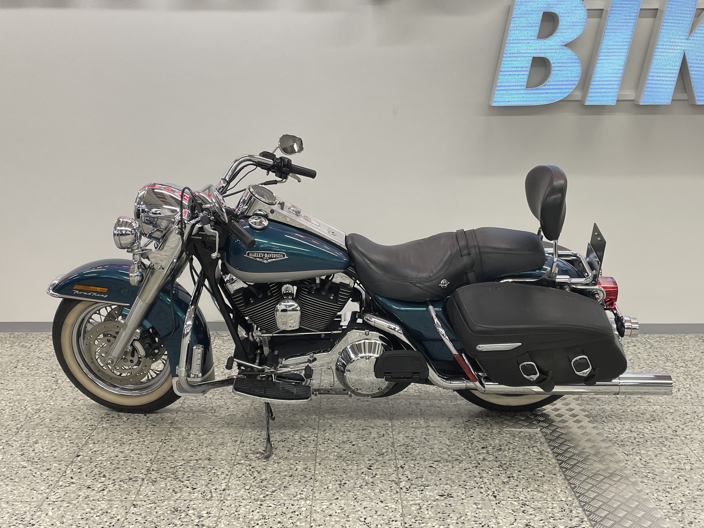 HARLEY-DAVIDSON TOURING 2004