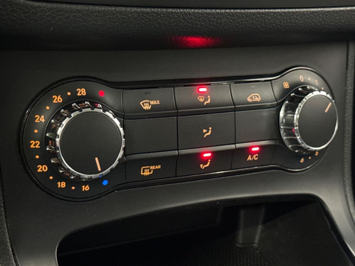 MERCEDES-BENZ B 2013