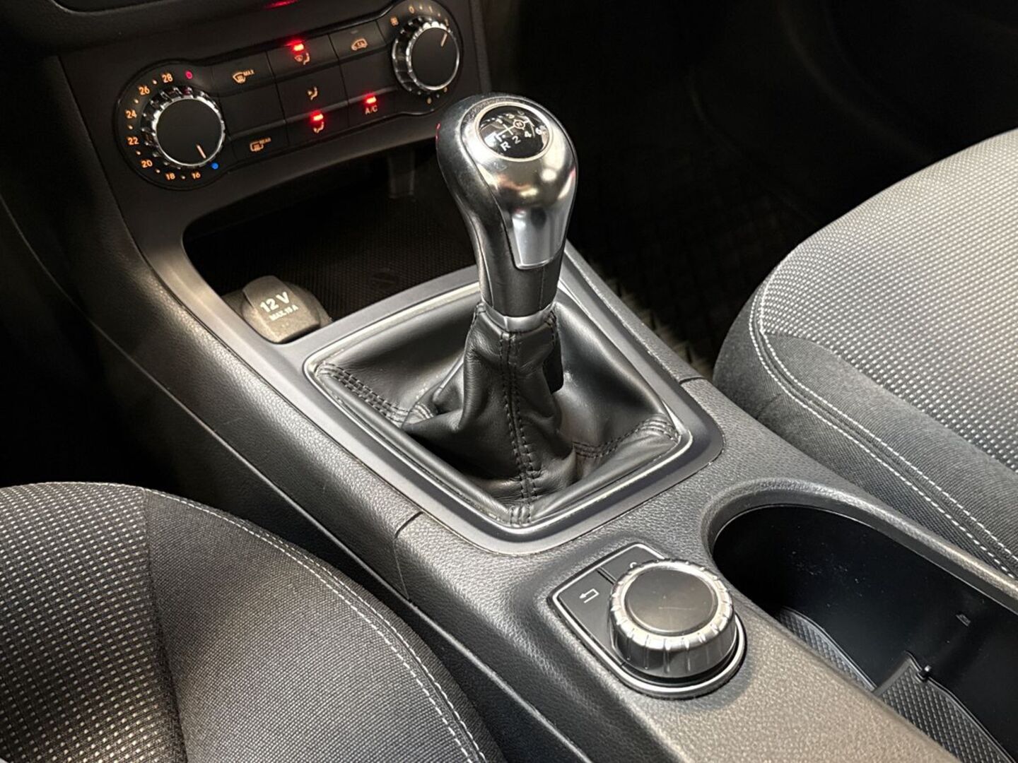 MERCEDES-BENZ B 2013