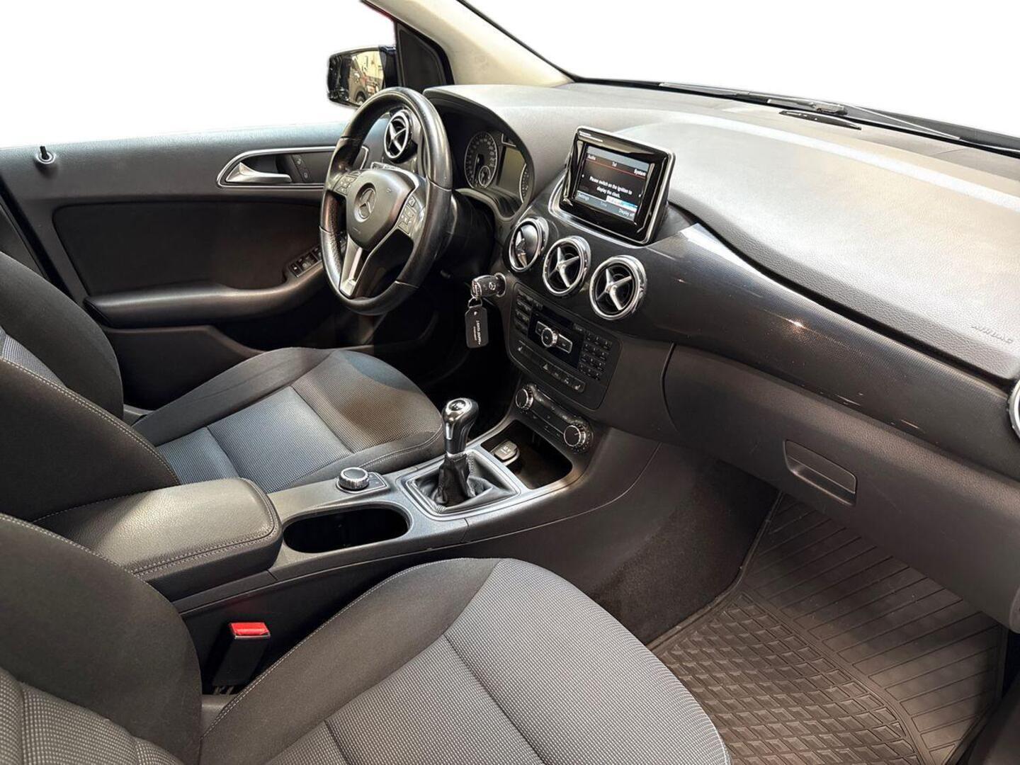 MERCEDES-BENZ B 2013