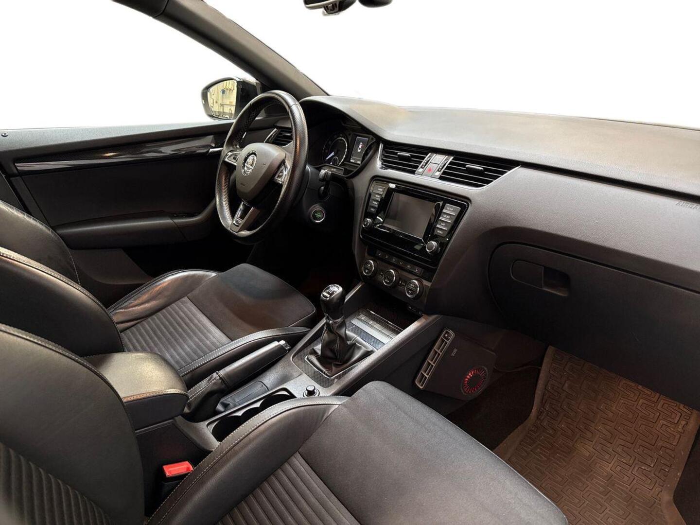 SKODA Octavia 2014