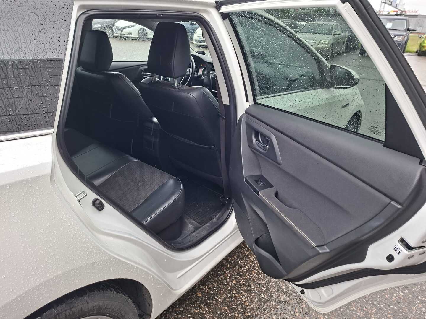 TOYOTA Auris 2014
