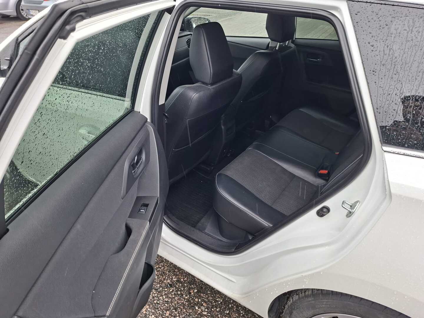 TOYOTA Auris 2014