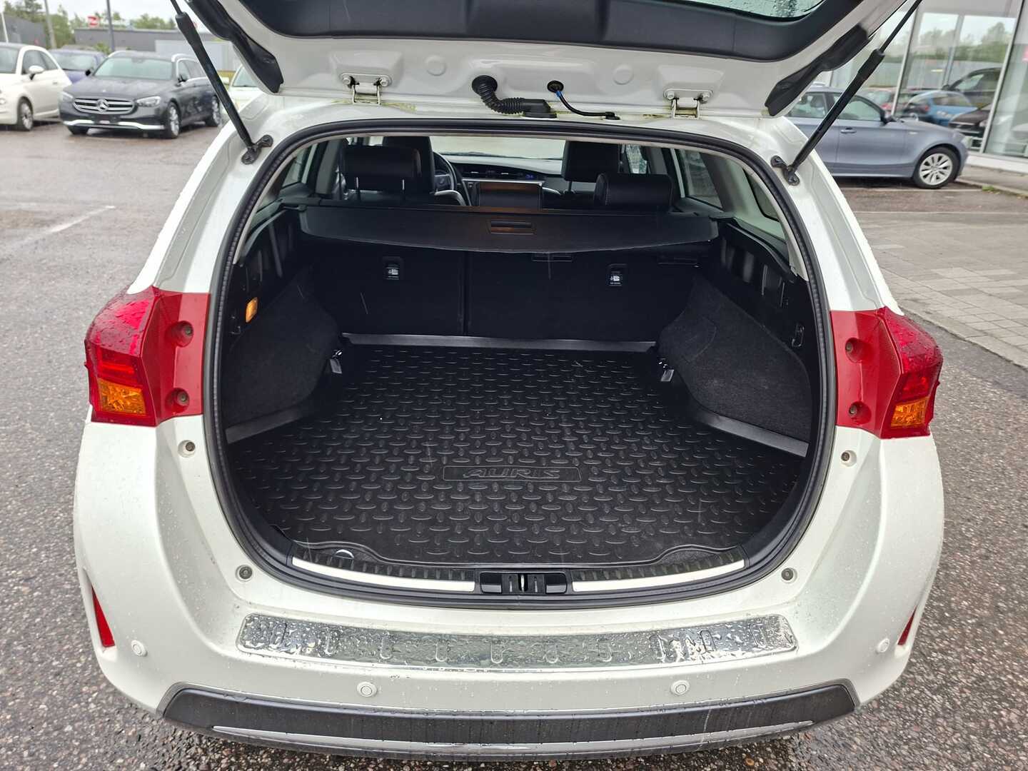 TOYOTA Auris 2014